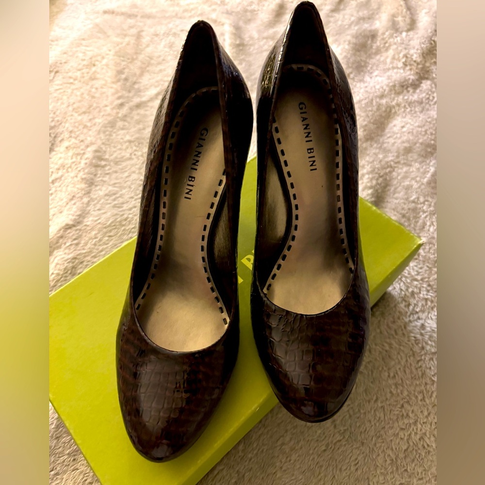 Gianni Bini Brown Leather Pumps Size 10